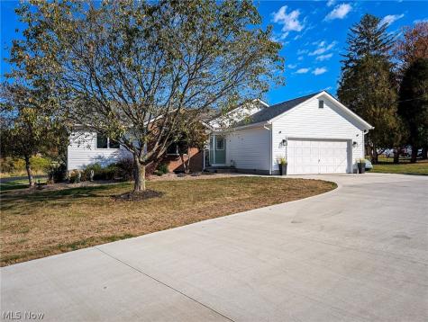 546 E Mohawk Drive Malvern OH 44644