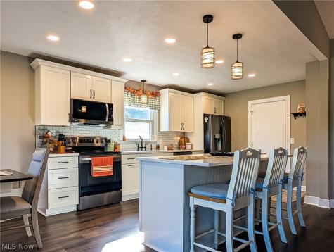 546 E Mohawk Drive Malvern OH 44644