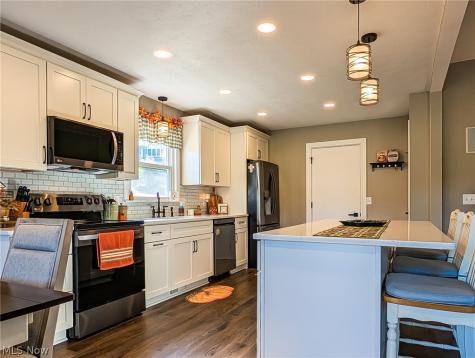546 E Mohawk Drive Malvern OH 44644