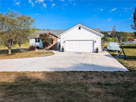 546 E Mohawk Drive Malvern OH 44644