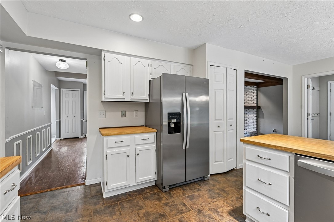 16980 S Meadows Circle Strongsville OH 44136