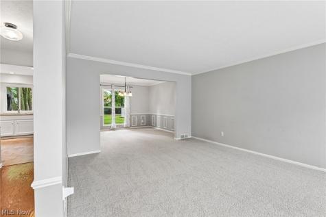 16980 S Meadows Circle Strongsville OH 44136