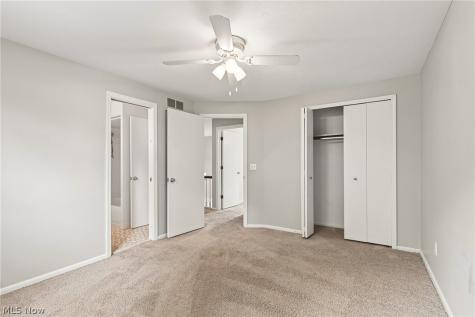 16980 S Meadows Circle Strongsville OH 44136