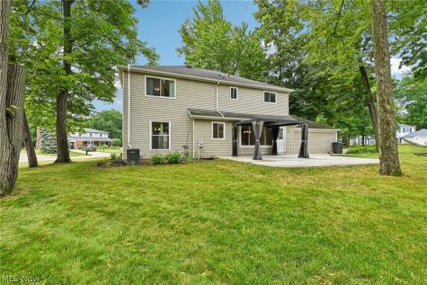 16980 S Meadows Circle Strongsville OH 44136