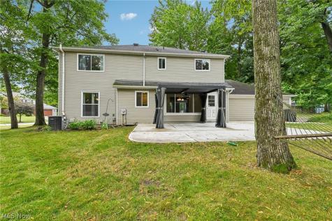 16980 S Meadows Circle Strongsville OH 44136