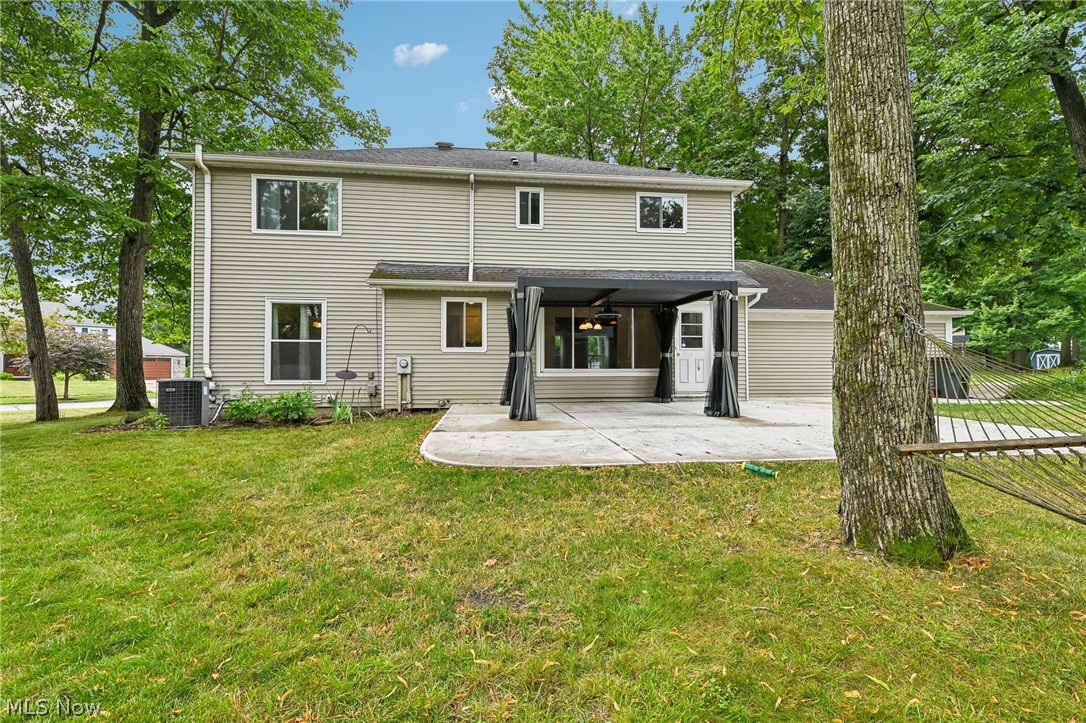 16980 S Meadows Circle Strongsville OH 44136