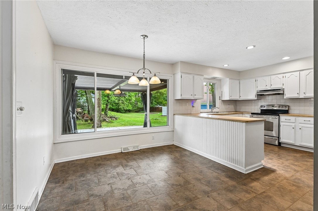16980 S Meadows Circle Strongsville OH 44136
