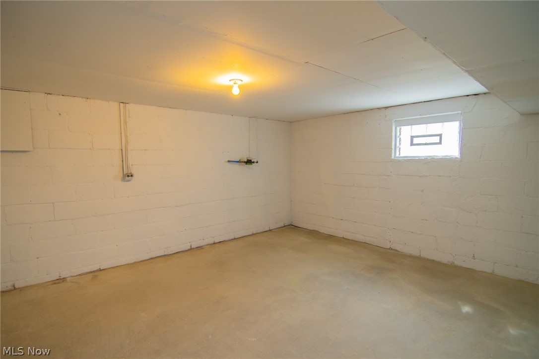 315 Nimitz Avenue Wintersville OH 43953