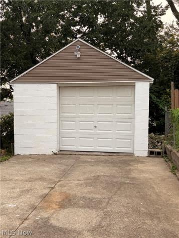 1690 Coventry Street Akron OH 44301