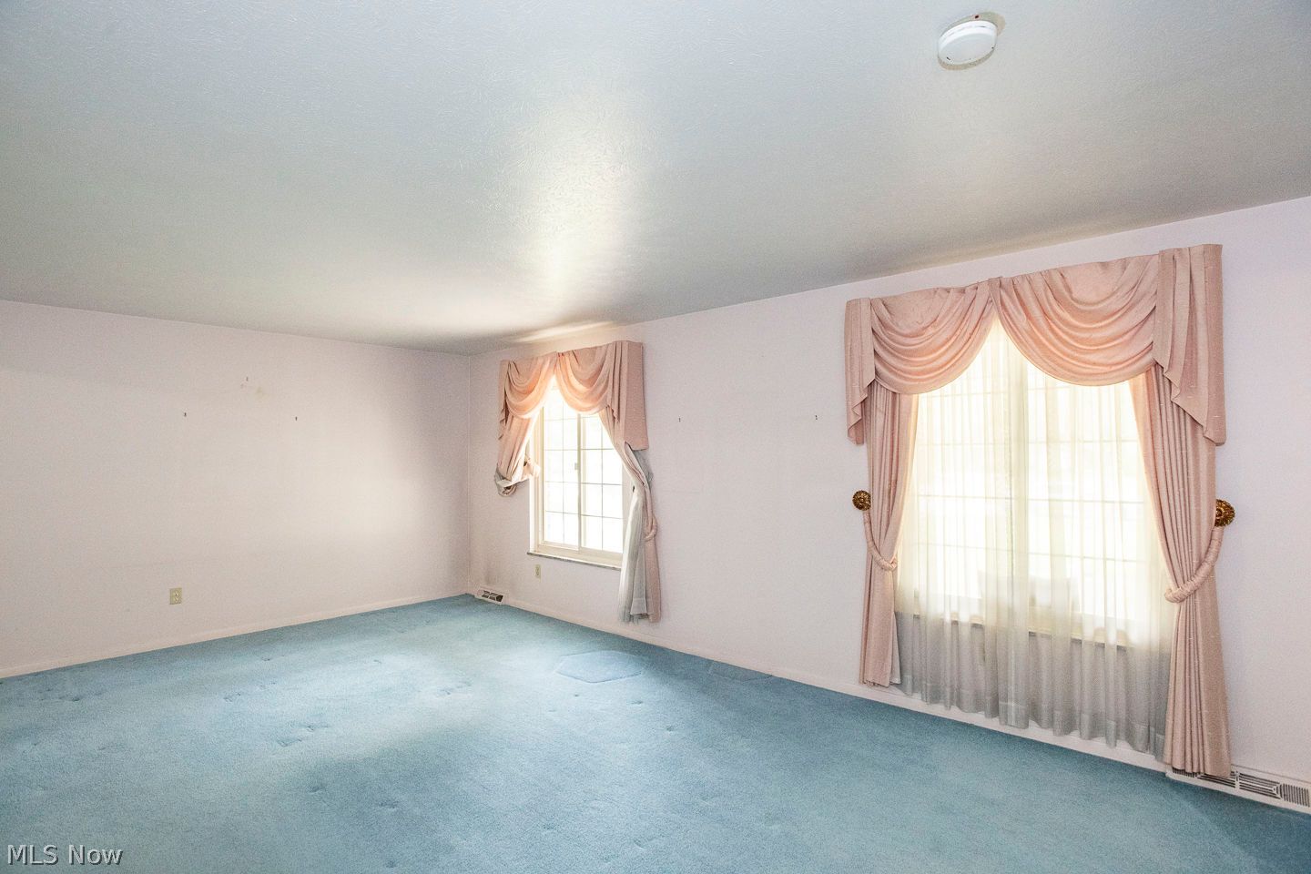 6869 Chadbourne Drive North Olmsted OH 44070