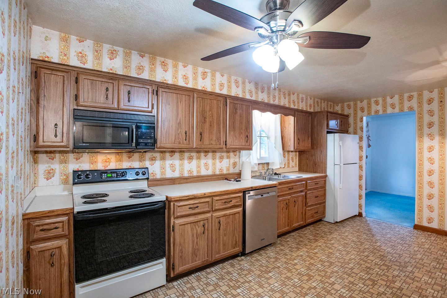 6869 Chadbourne Drive North Olmsted OH 44070