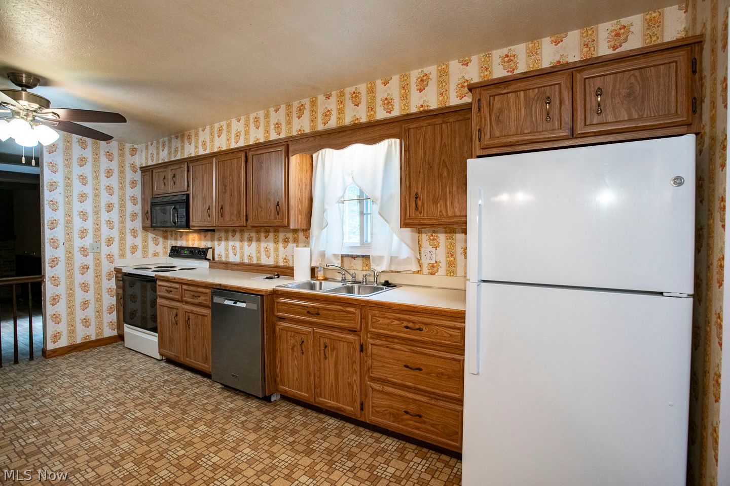6869 Chadbourne Drive North Olmsted OH 44070