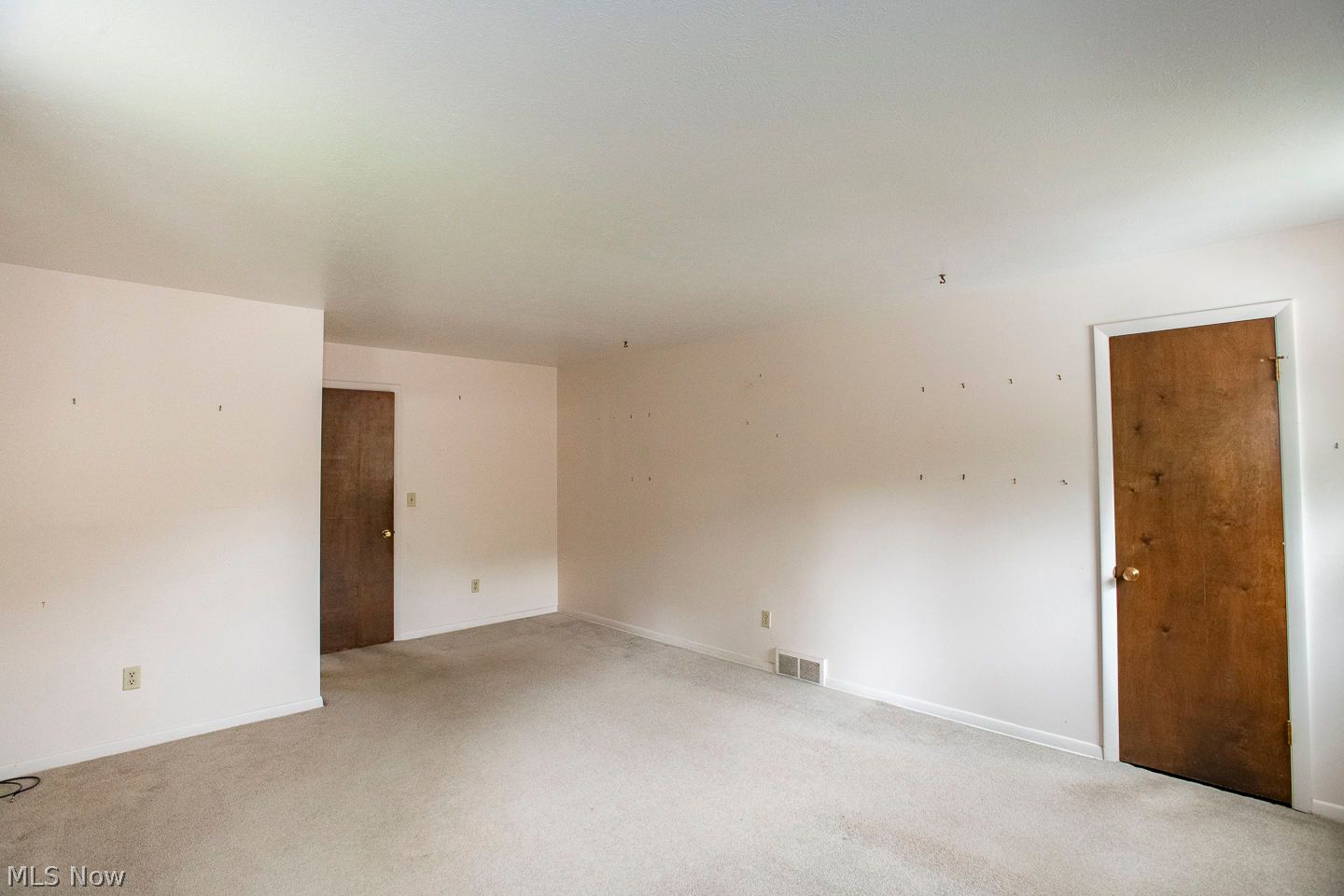 6869 Chadbourne Drive North Olmsted OH 44070