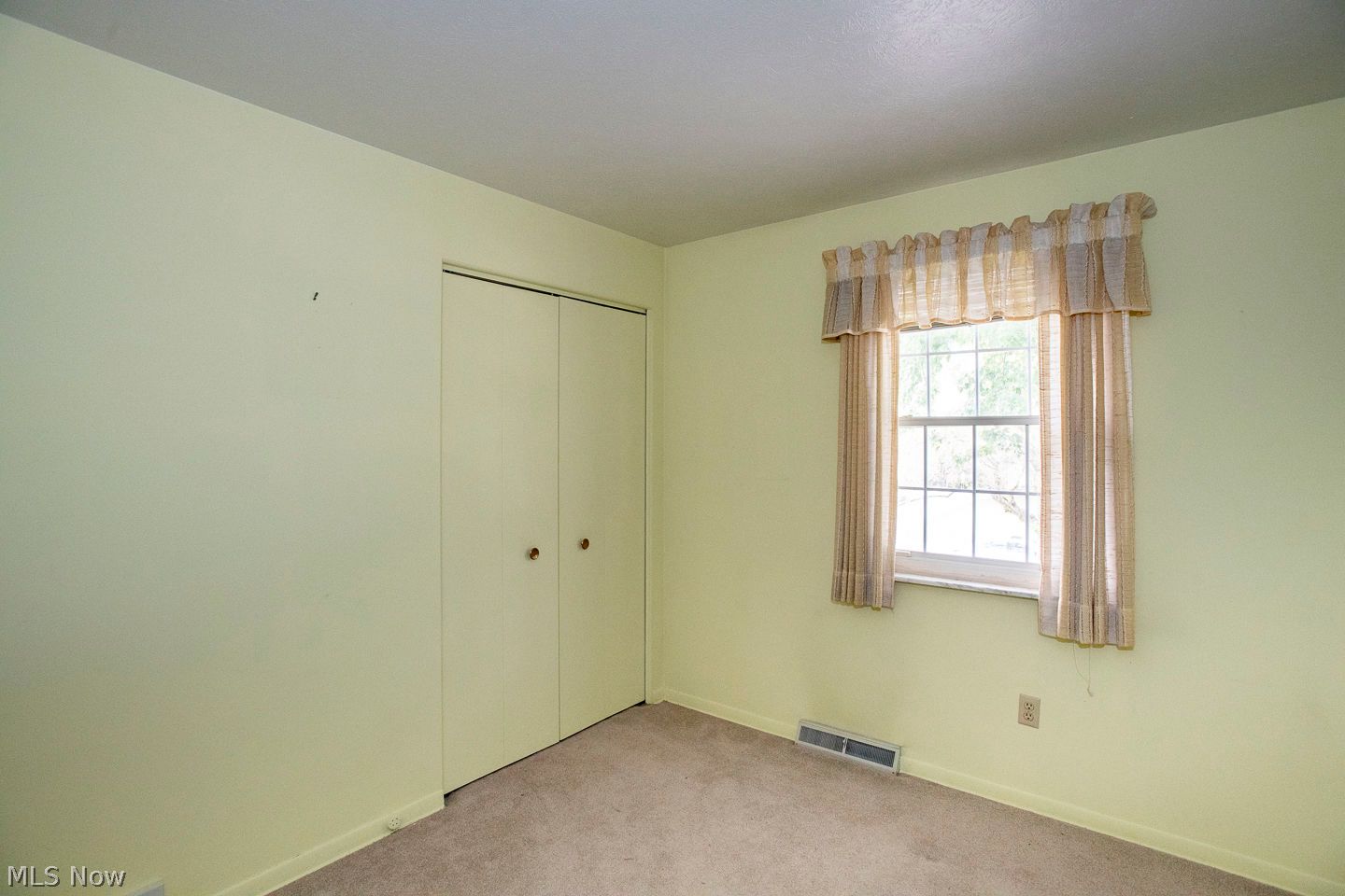 6869 Chadbourne Drive North Olmsted OH 44070