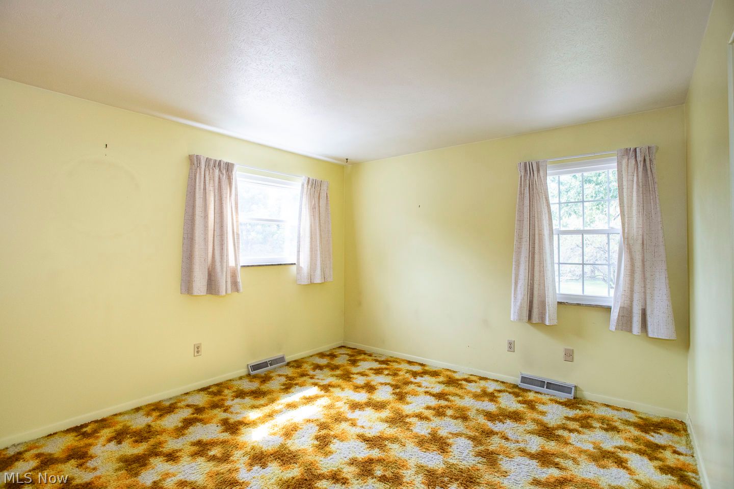 6869 Chadbourne Drive North Olmsted OH 44070