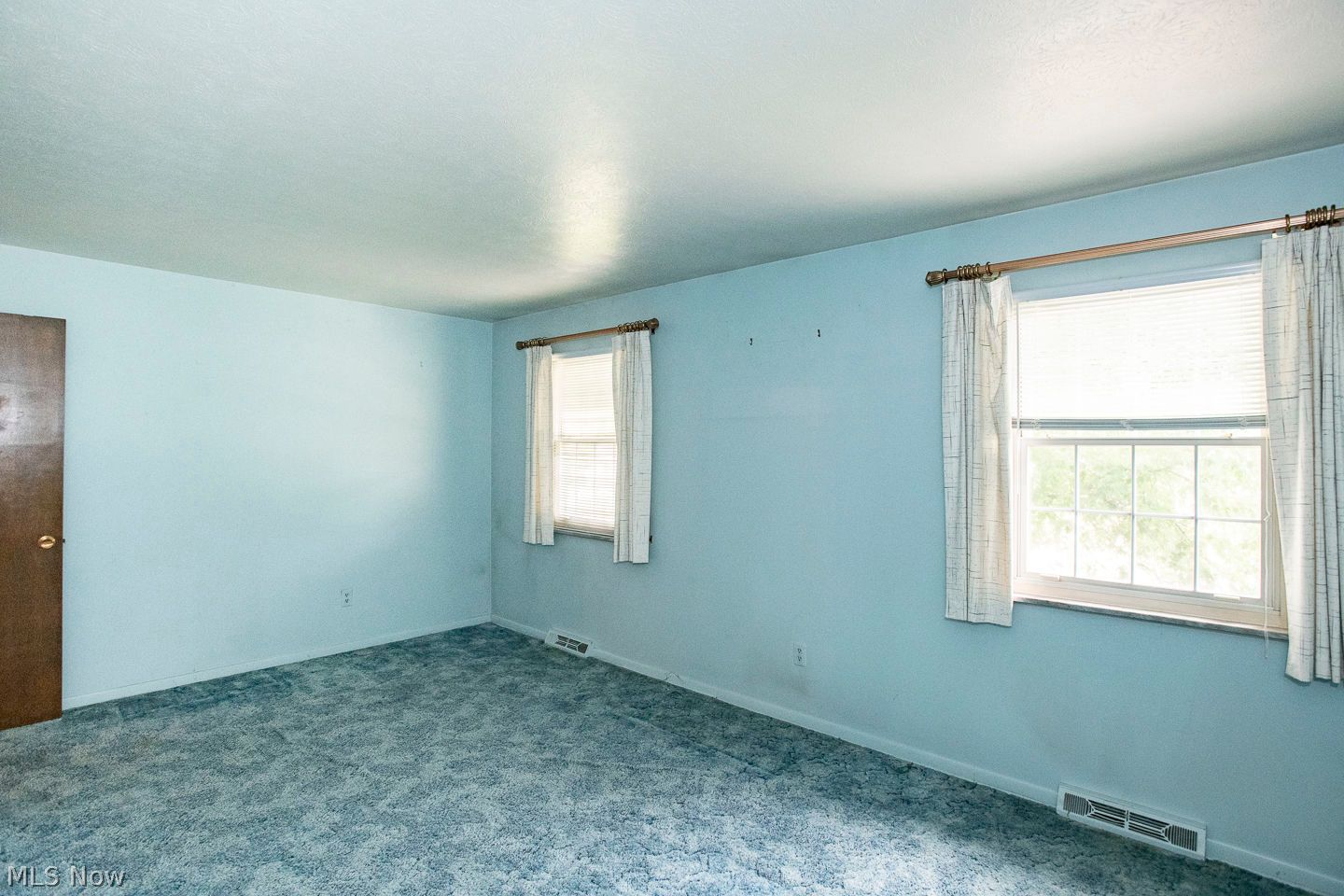 6869 Chadbourne Drive North Olmsted OH 44070