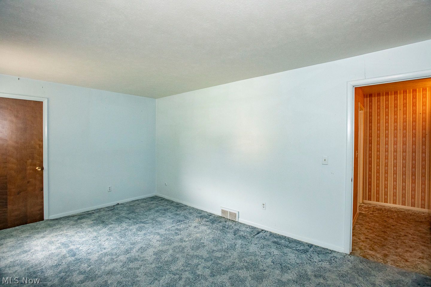 6869 Chadbourne Drive North Olmsted OH 44070