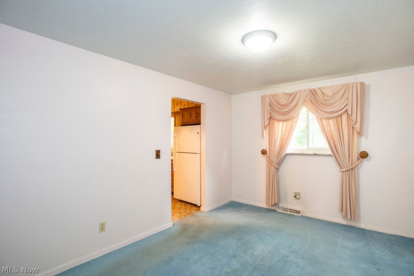 6869 Chadbourne Drive North Olmsted OH 44070