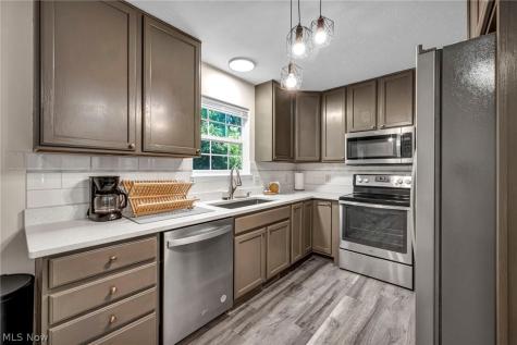 196 Olivet Avenue Akron OH 44319