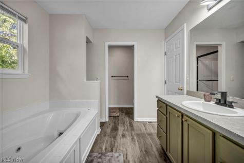 196 Olivet Avenue Akron OH 44319
