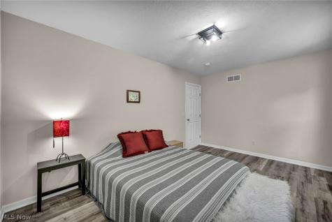 196 Olivet Avenue Akron OH 44319