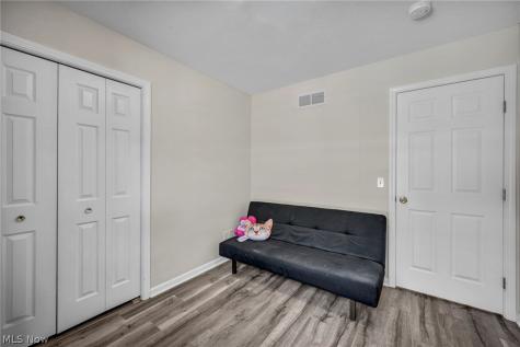 196 Olivet Avenue Akron OH 44319