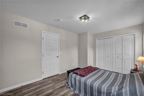 196 Olivet Avenue Akron OH 44319