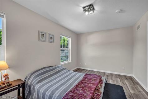 196 Olivet Avenue Akron OH 44319