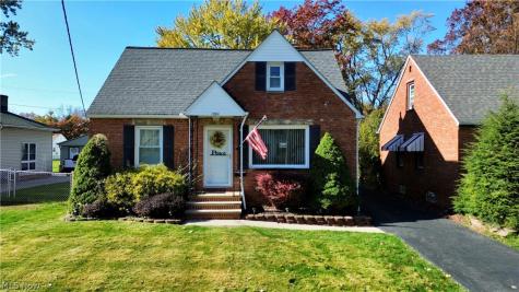 1584 Winchester Road Lyndhurst OH 44124
