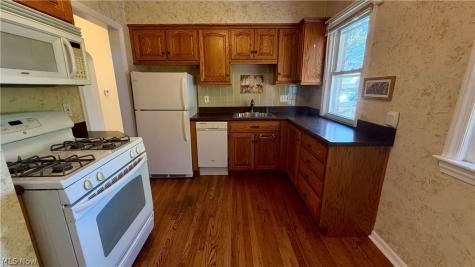 1584 Winchester Road Lyndhurst OH 44124