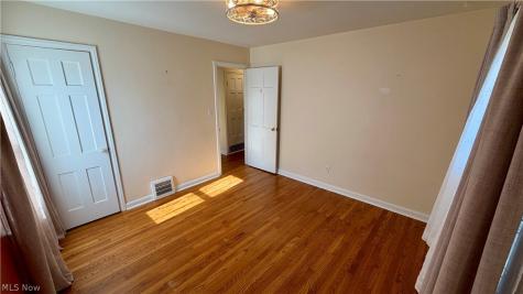 1584 Winchester Road Lyndhurst OH 44124