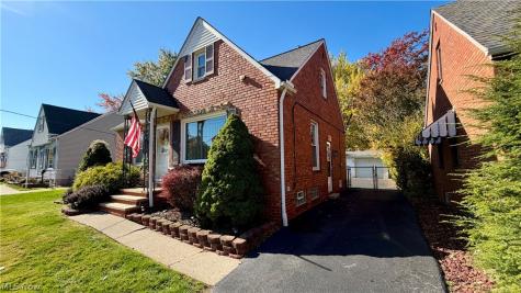 1584 Winchester Road Lyndhurst OH 44124