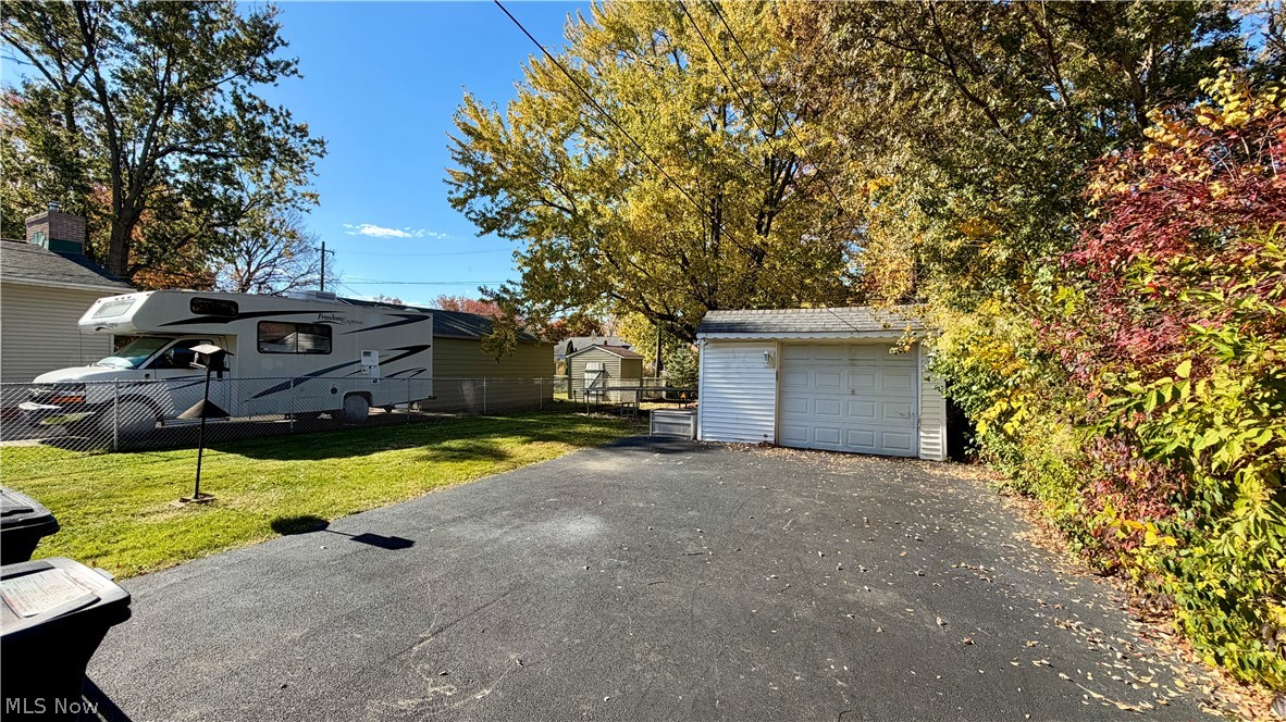1584 Winchester Road Lyndhurst OH 44124