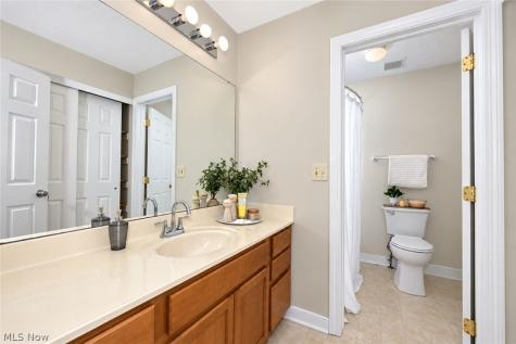1257 Muchney Circle Akron OH 44312