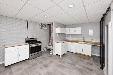 1257 Muchney Circle Akron OH 44312