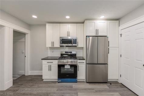 3569 W 136th Street Cleveland OH 44111