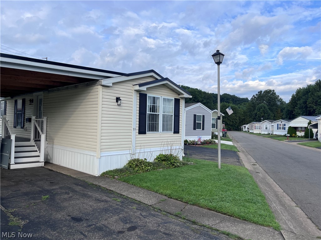 777 1/2 S 2nd Street Coshocton OH 43812