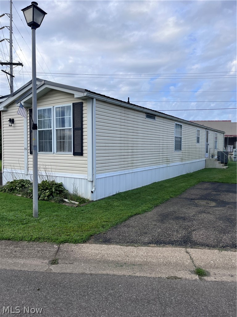 777 1/2 S 2nd Street Coshocton OH 43812
