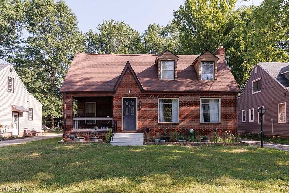19405 Gladstone Road Warrensville Heights OH 44122