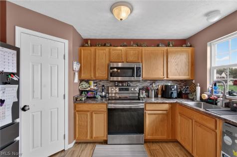 2698 Dutch Circle NE Canton OH 44721