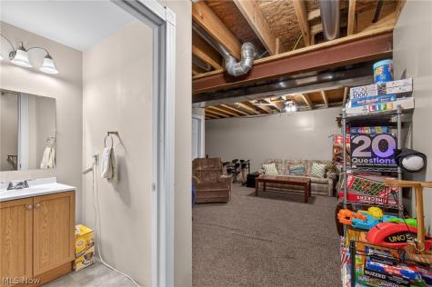 2698 Dutch Circle NE Canton OH 44721