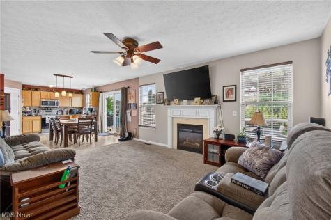 2698 Dutch Circle NE Canton OH 44721