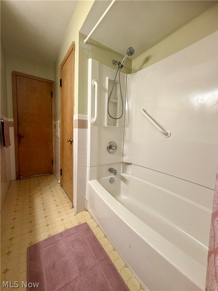 6597 Mackenzie Road North Olmsted OH 44070