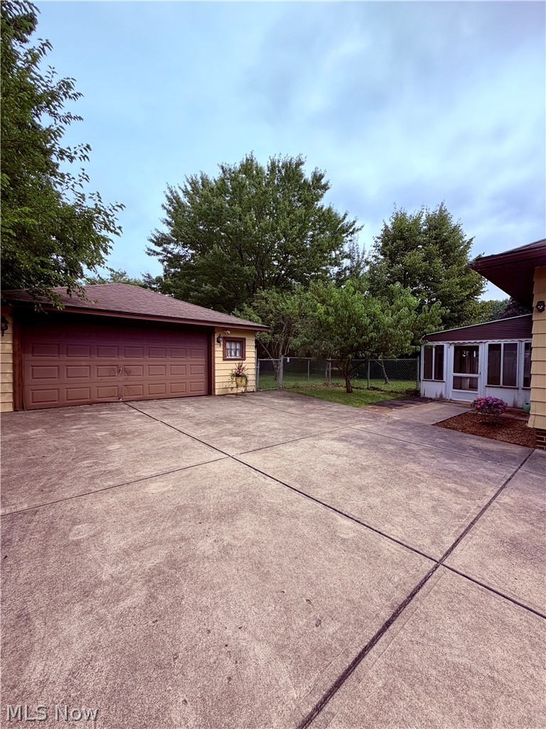 6597 Mackenzie Road North Olmsted OH 44070