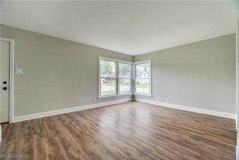 2100 Delmore Street Cuyahoga Falls OH 44221