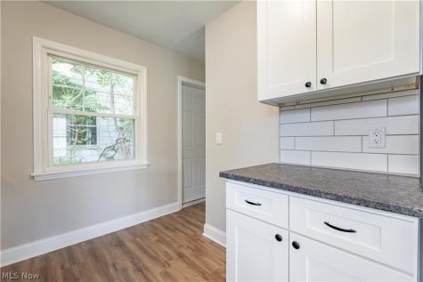 2100 Delmore Street Cuyahoga Falls OH 44221