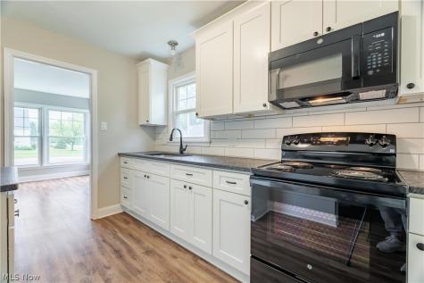 2100 Delmore Street Cuyahoga Falls OH 44221