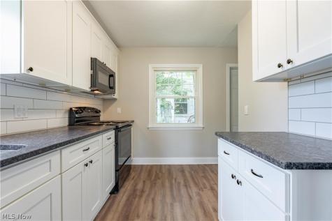 2100 Delmore Street Cuyahoga Falls OH 44221