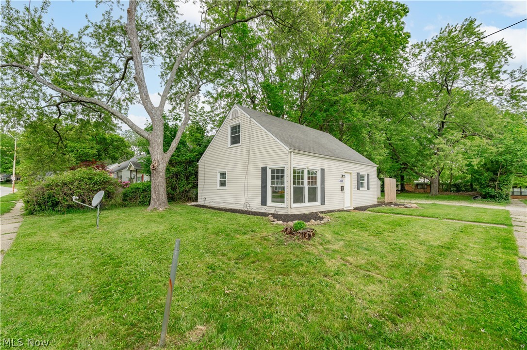 2100 Delmore Street Cuyahoga Falls OH 44221