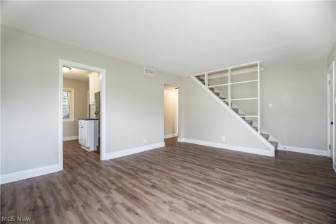 2100 Delmore Street Cuyahoga Falls OH 44221